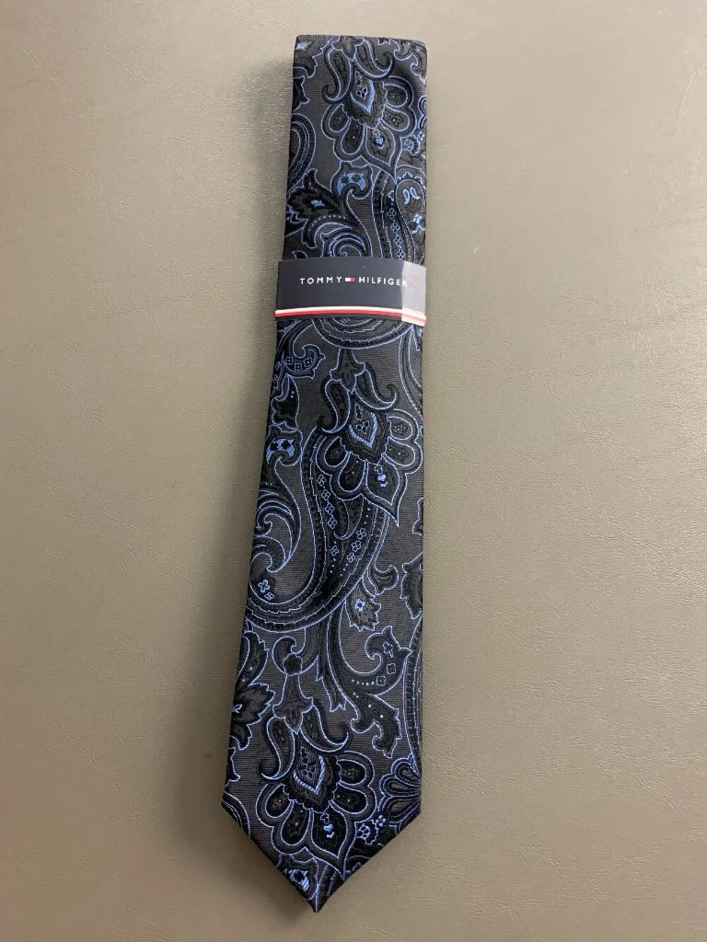 Tommy Hilfiger Men's 3'' Silk Blend Neck Tie, Black Blue Ferris Paisley